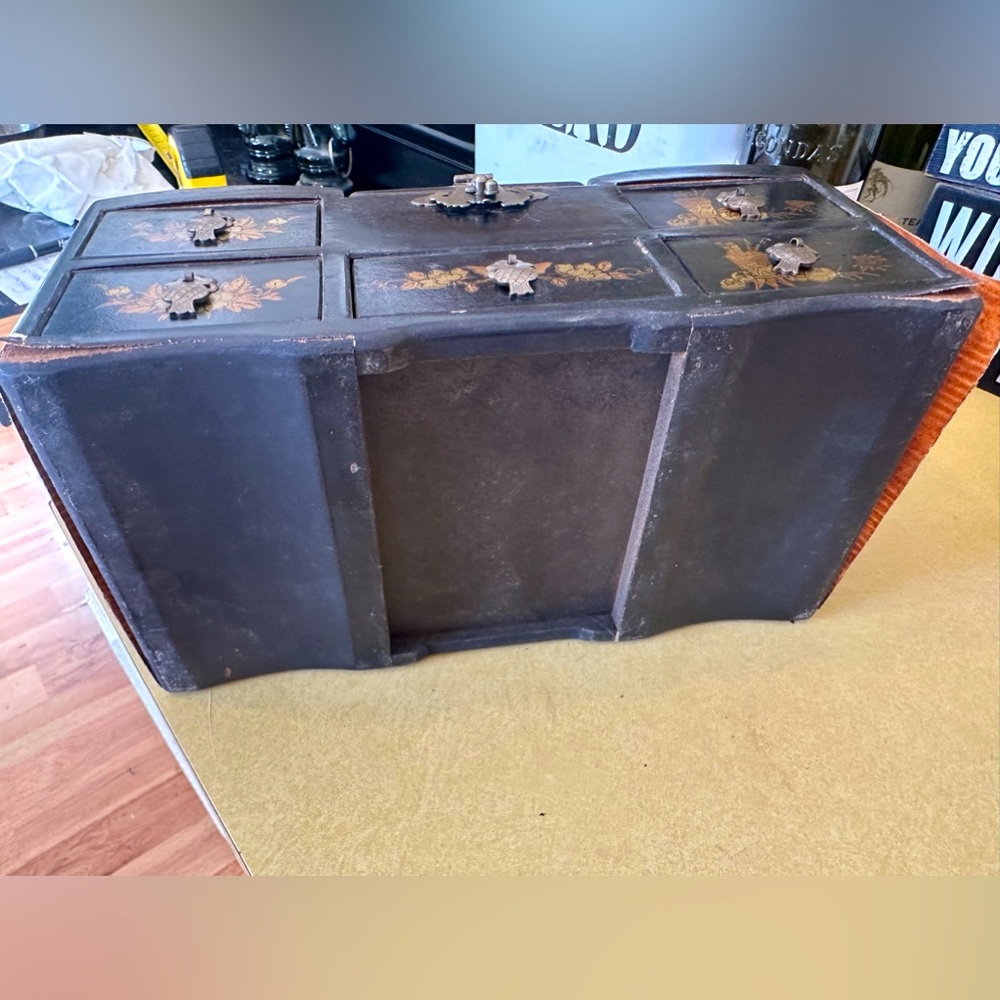 Antique, Asian jewelry box - Picture 10 of 11